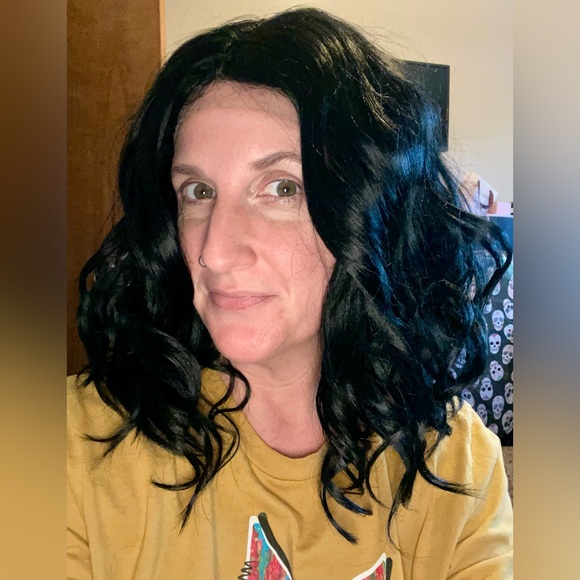 NWT black curly wig - Picture 5 of 8